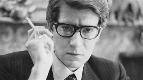 biografia yves saint laurent|yves saint laurent occupation.